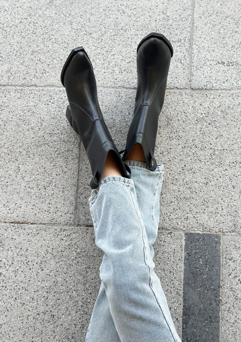 Bota Gardena Negro Cuero